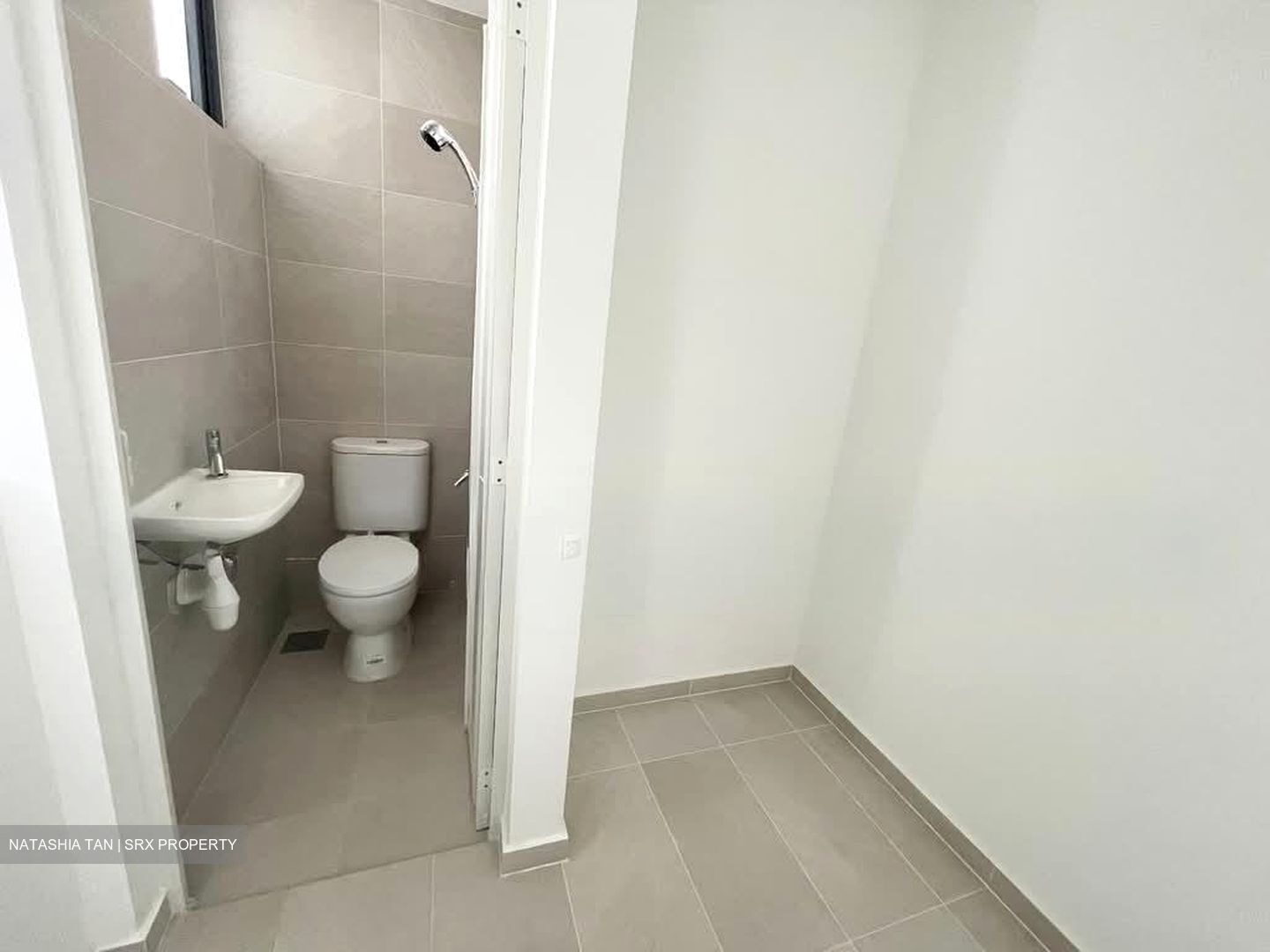Twin Vew (D5), Apartment #556870331